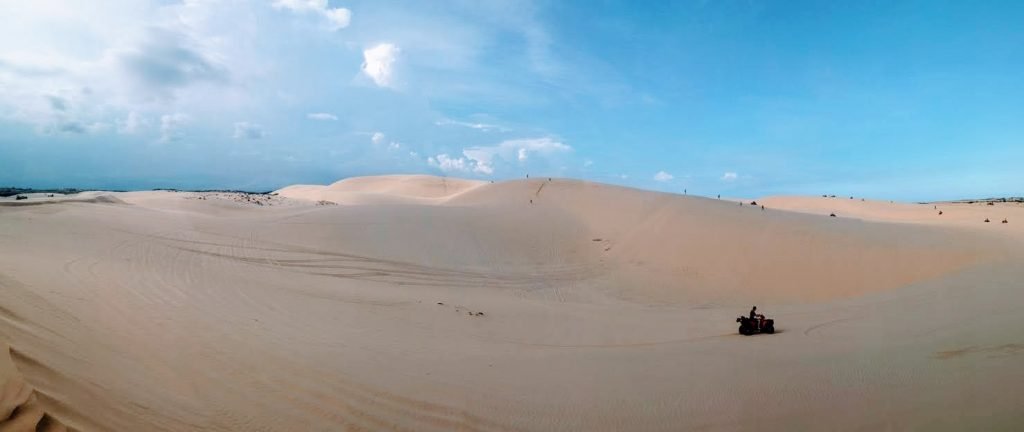 white sand dunes Mui Ne 