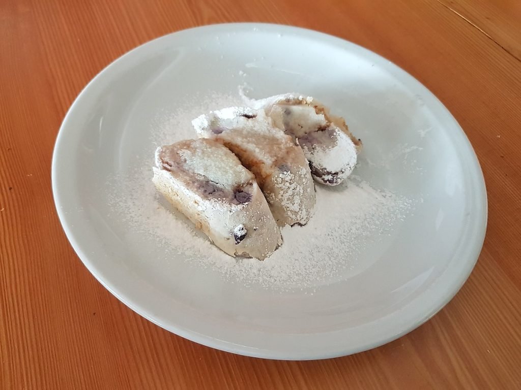 Štruklji slovene food