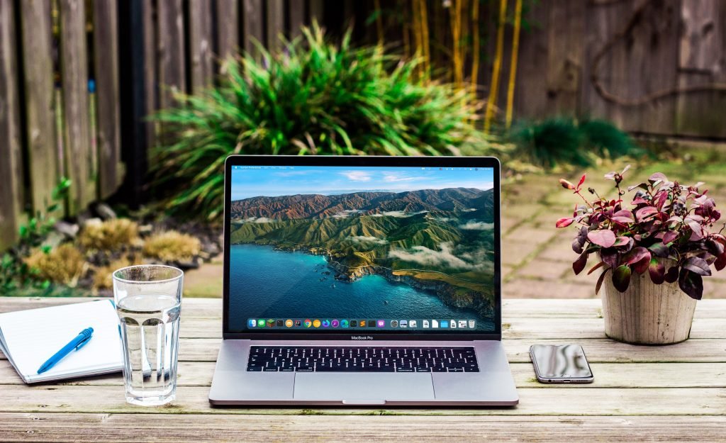 best laptops for travel blogging