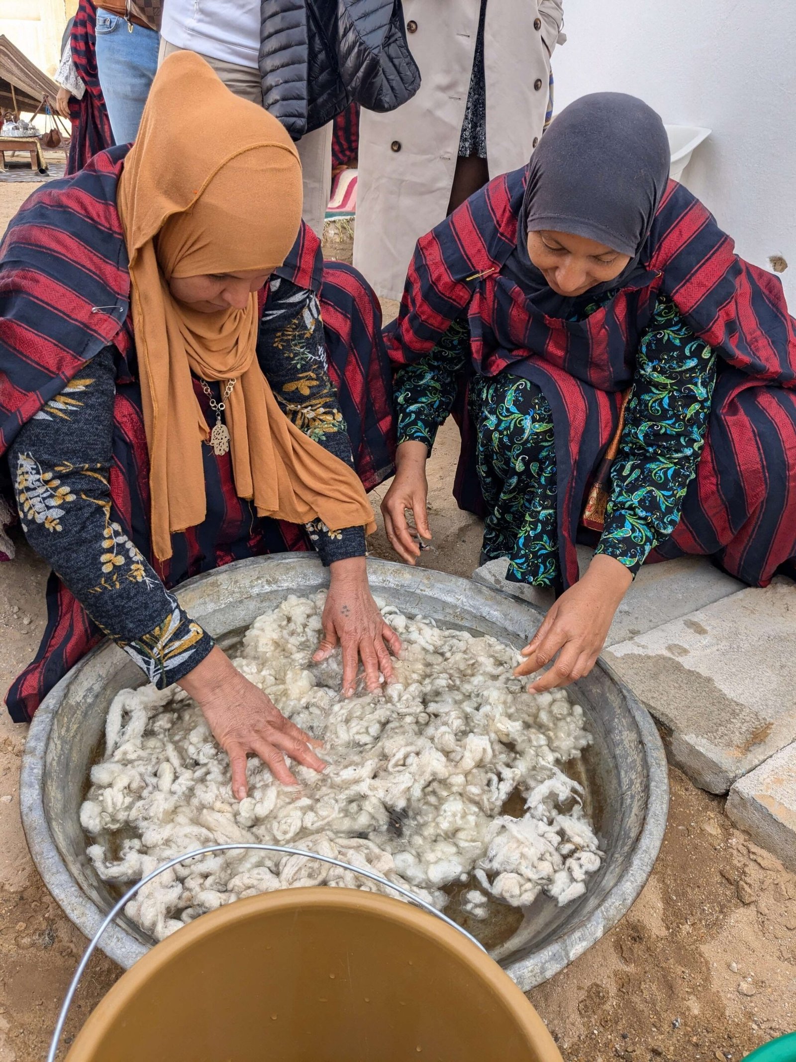 tunisian women making wool