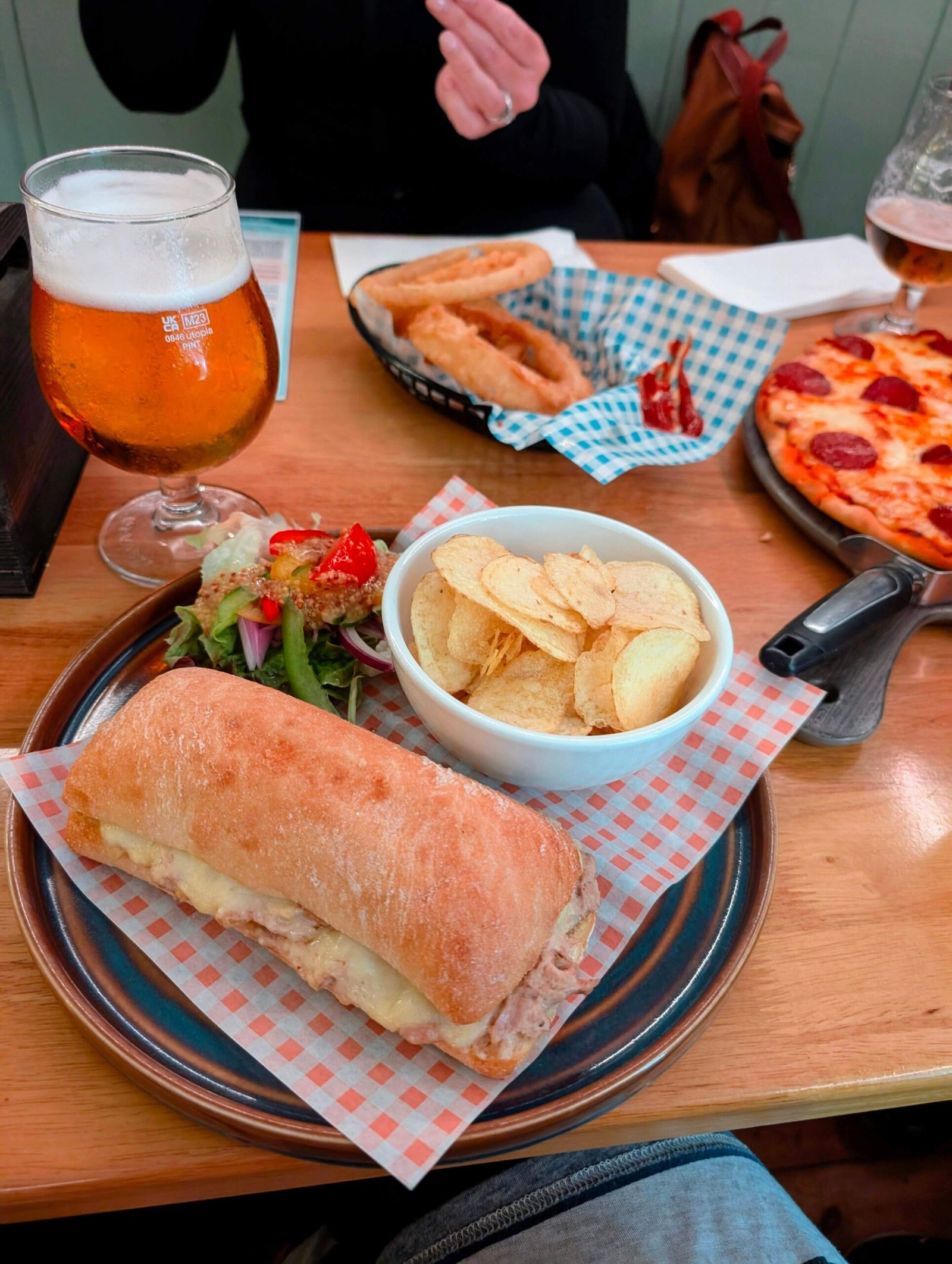 food at the mermaid tavern herm