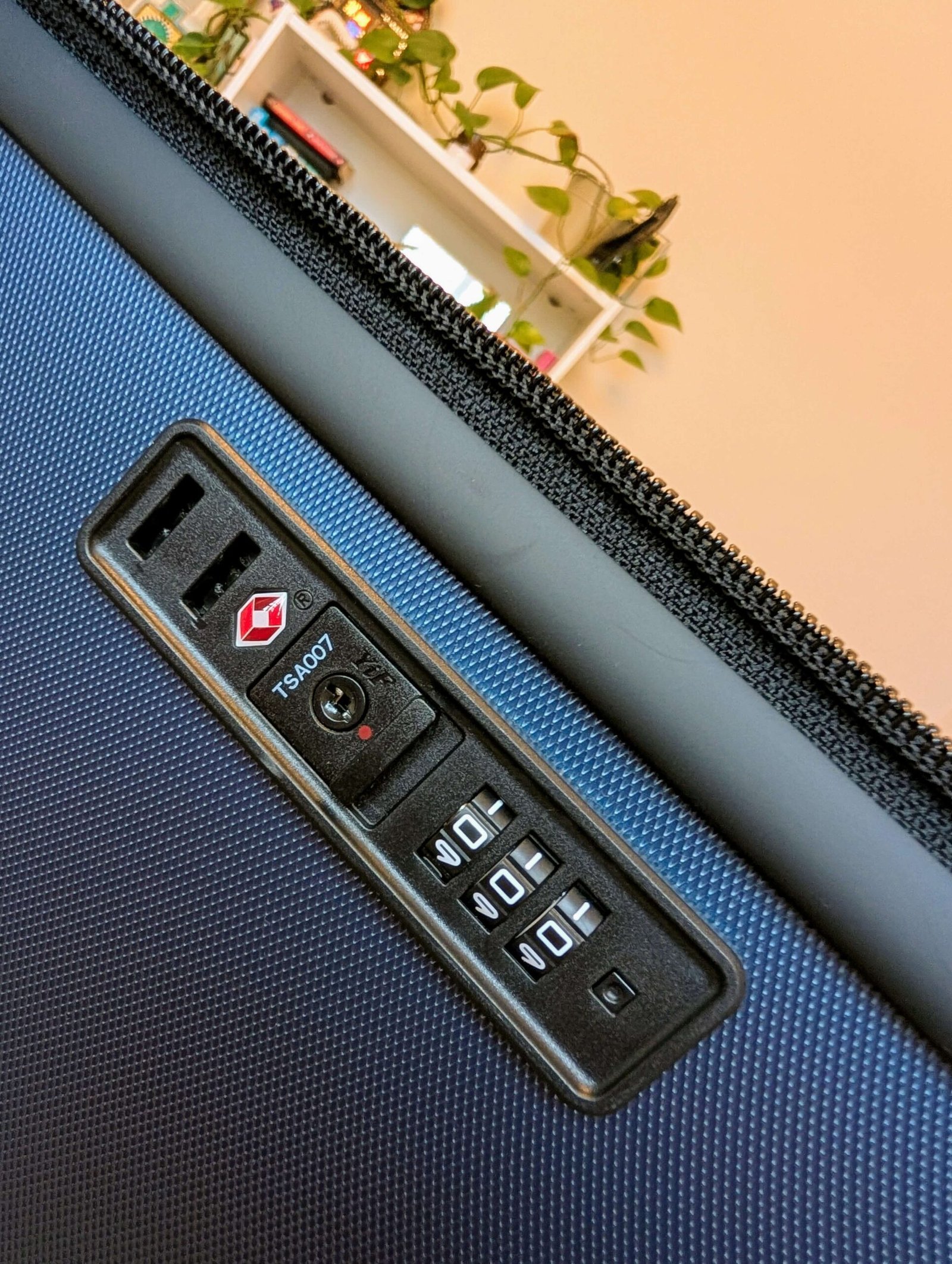 tsa-approved locks on level8 luggage