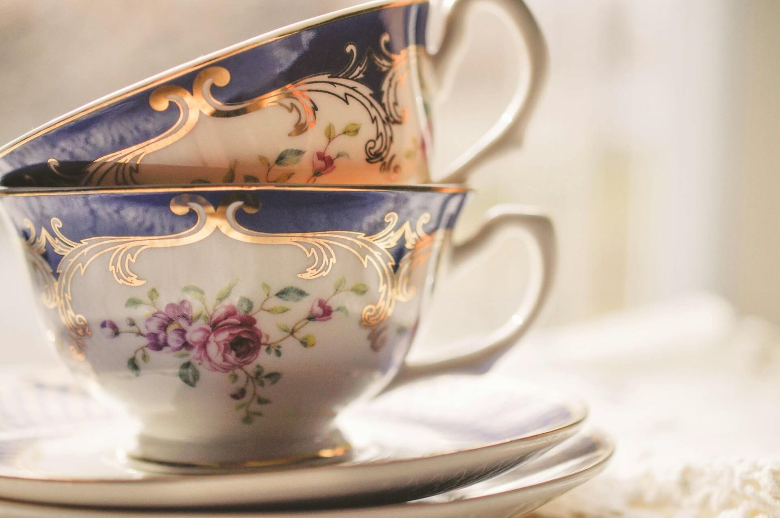 china tea cups and saucers