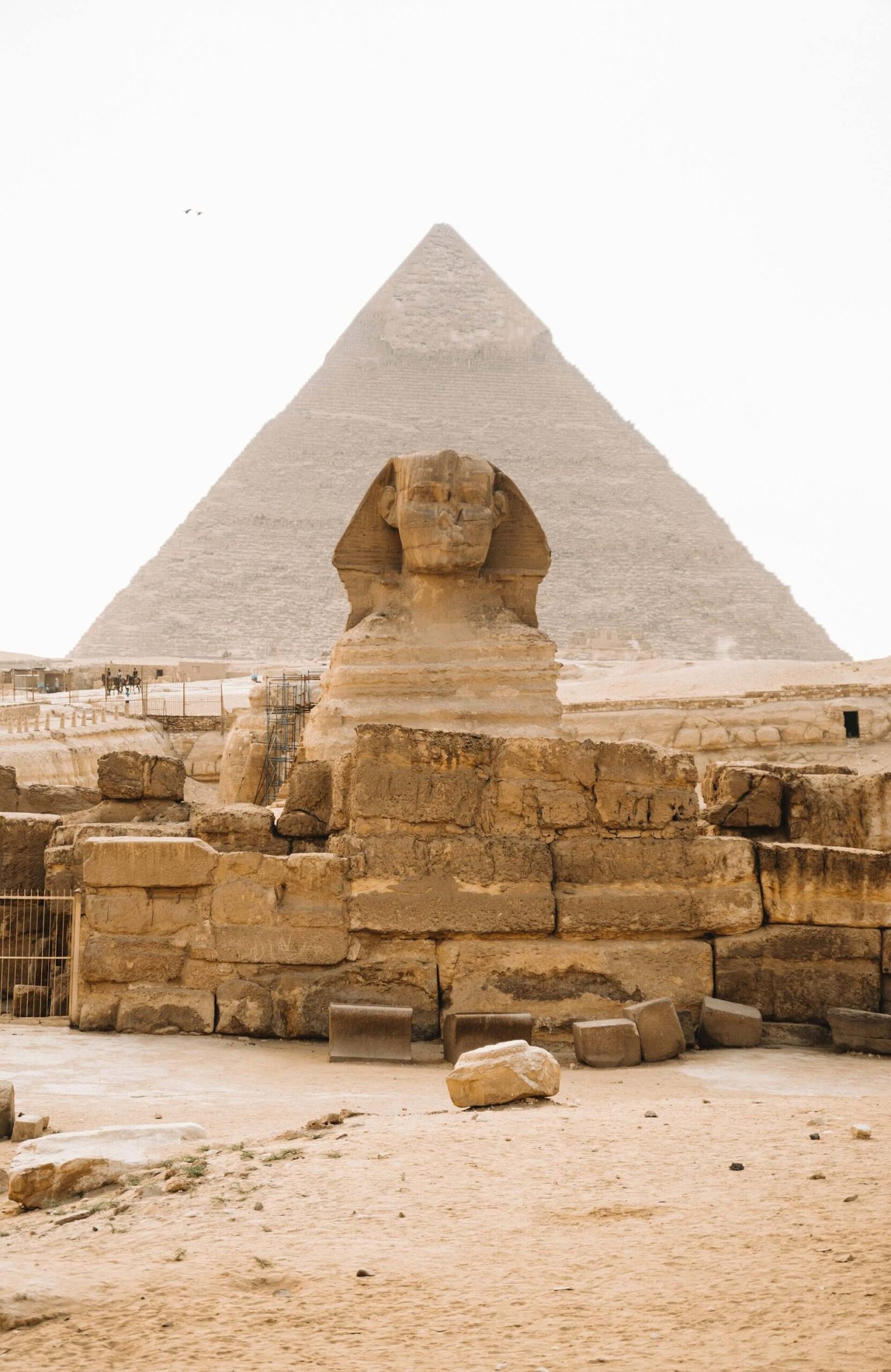 pyramids of giza and the giant sphinx