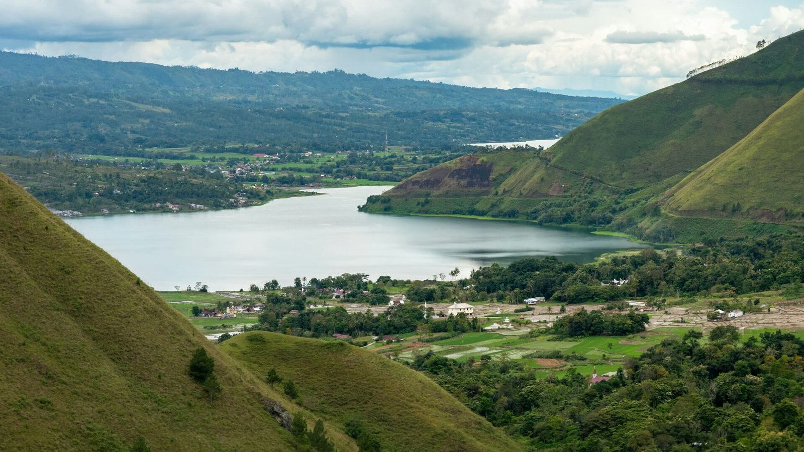 lake toba