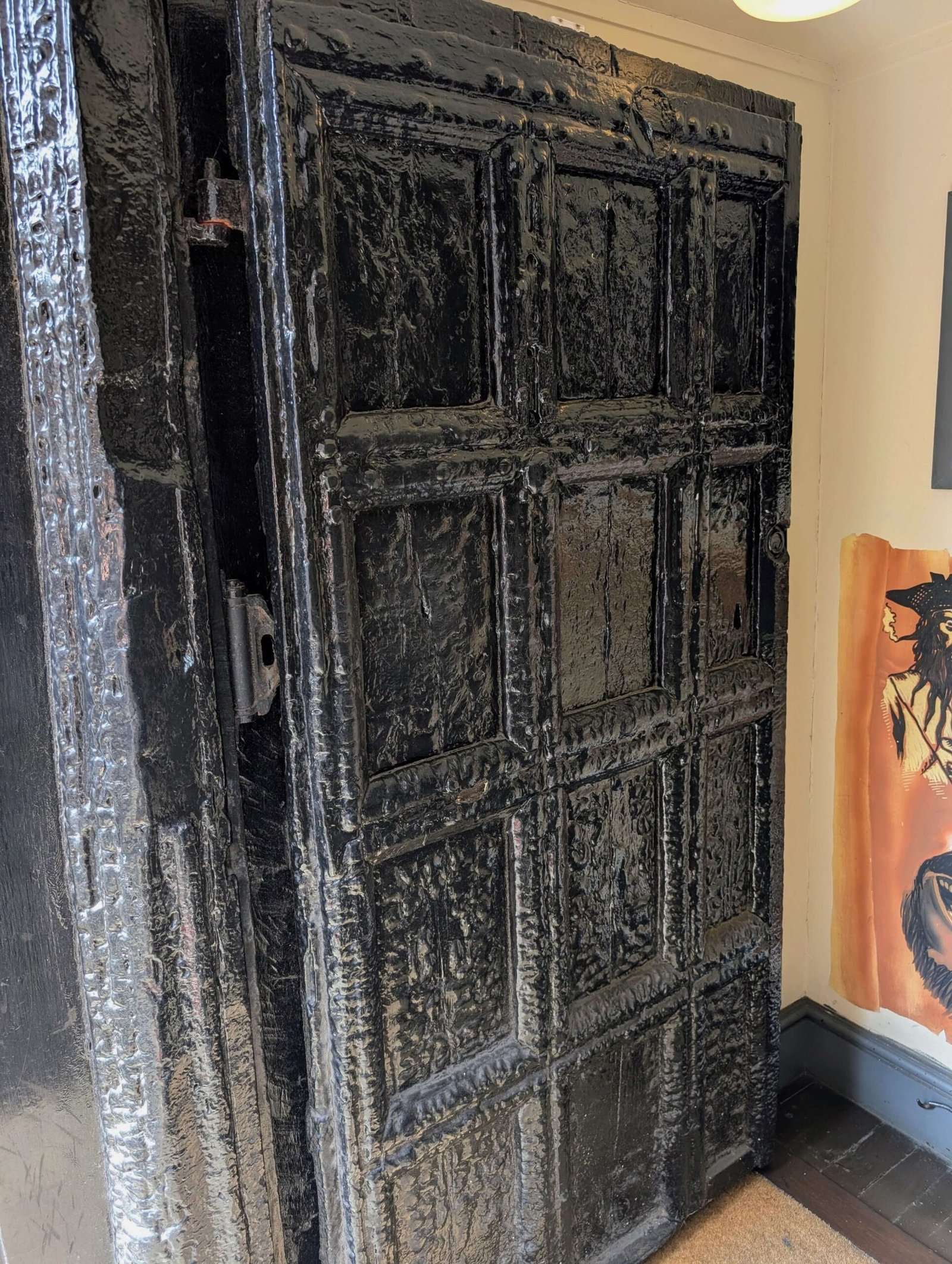 the hatchet pub bristol door