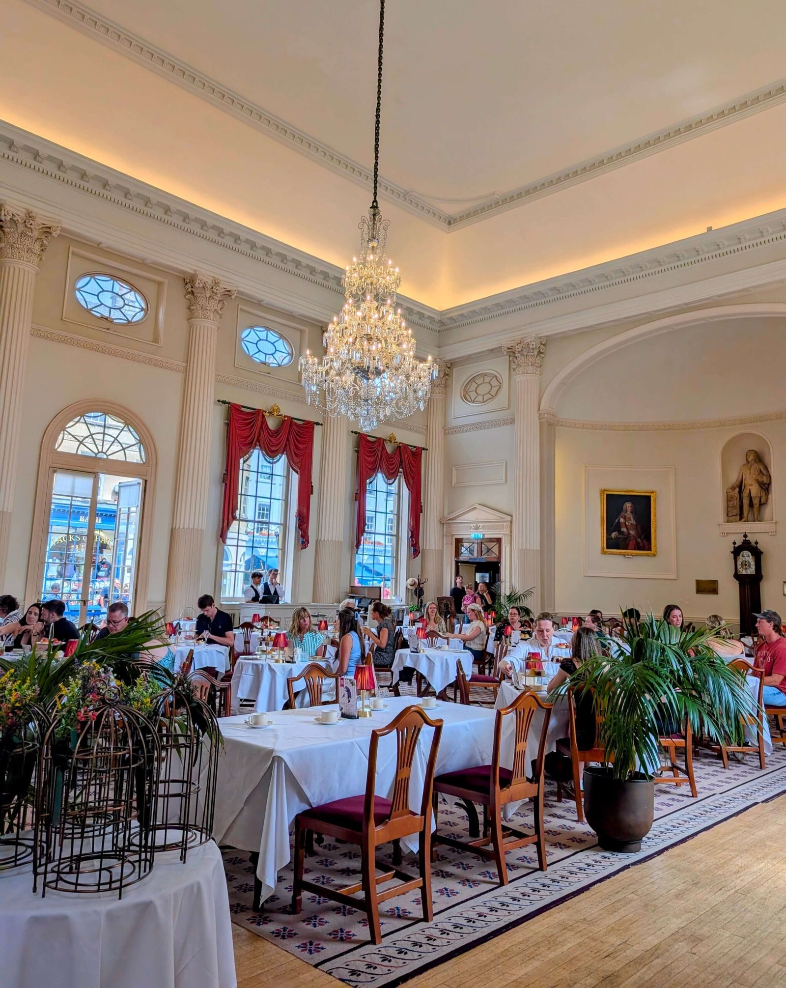 The Pump Room bath
