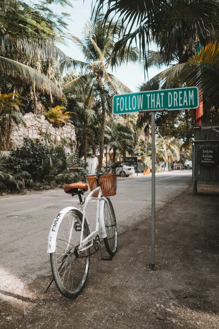 5 Things I Always Sort Out Before Landing in a New Country
