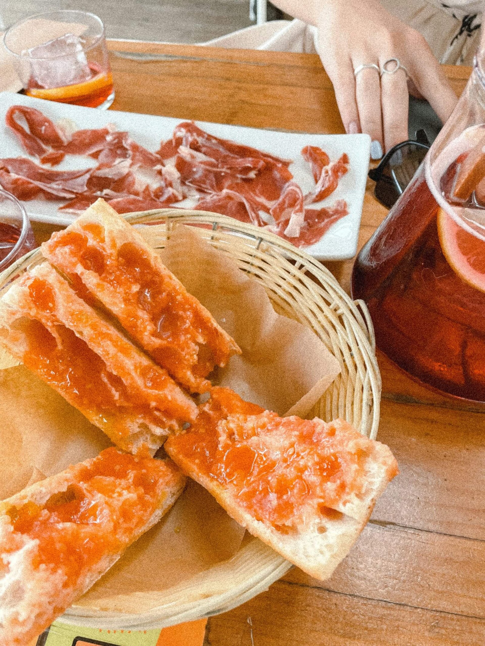 pane con tomate